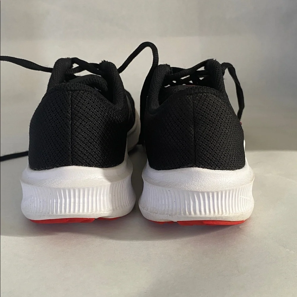 Nike Black and Red Running Sneakers - Picture 4 of 7